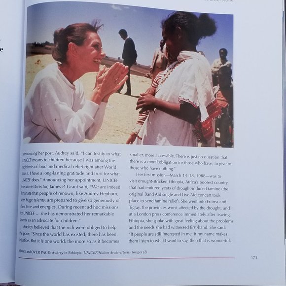 Audrey Hepburn In Words & Pictures  EUC - Picture 8 of 8